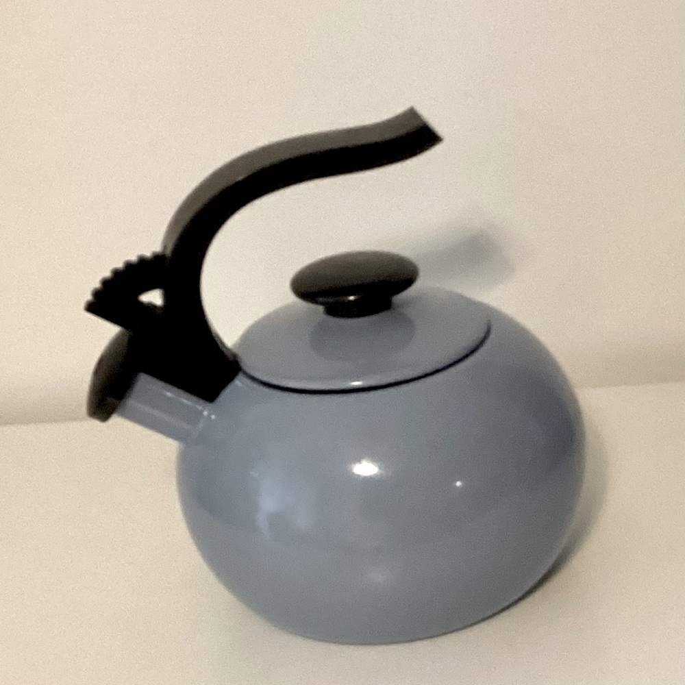 Vintage Copco Sam Lebowitz Tea Kettle Blue Enamel 2Qt. Condition is Used.